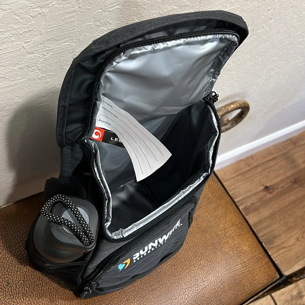 New no tags Leed’s Sunwise Automotive Group travel lunch with beverage carrier!